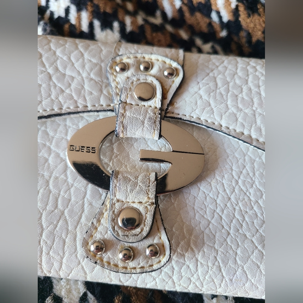 Vintage GUESS Wallet